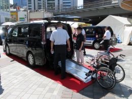 福祉タクシー他展示