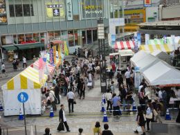 会場の賑わい