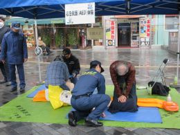 応急救護の体験コーナーの様子