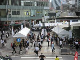 賑わう会場の様子①