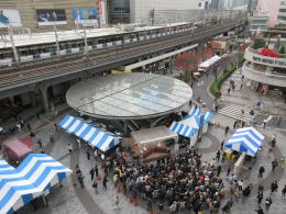 賑わう会場の様子①