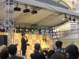 トークイベントに参加する様子