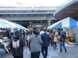 賑わう会場の様子①