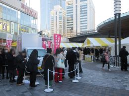 ほしいもグランプリに参加する様子