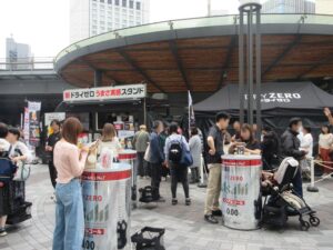賑わう会場1