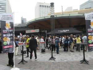 賑わう会場2