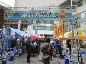 賑わう会場1