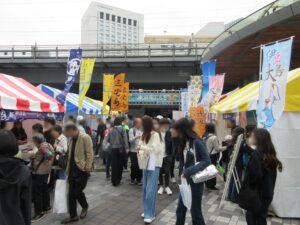 賑わう会場3