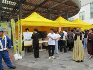 賑わう会場4