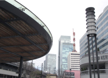 お勧めの待ち合わせスポット 有楽町駅前のシンボル街路灯